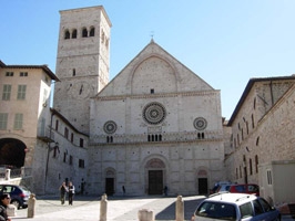 Along the trails of St. Francis through the Green Heart of Italy