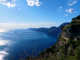 Luxury Amalfi Coast Walking: with Vesuvius, Pompeii & Capri